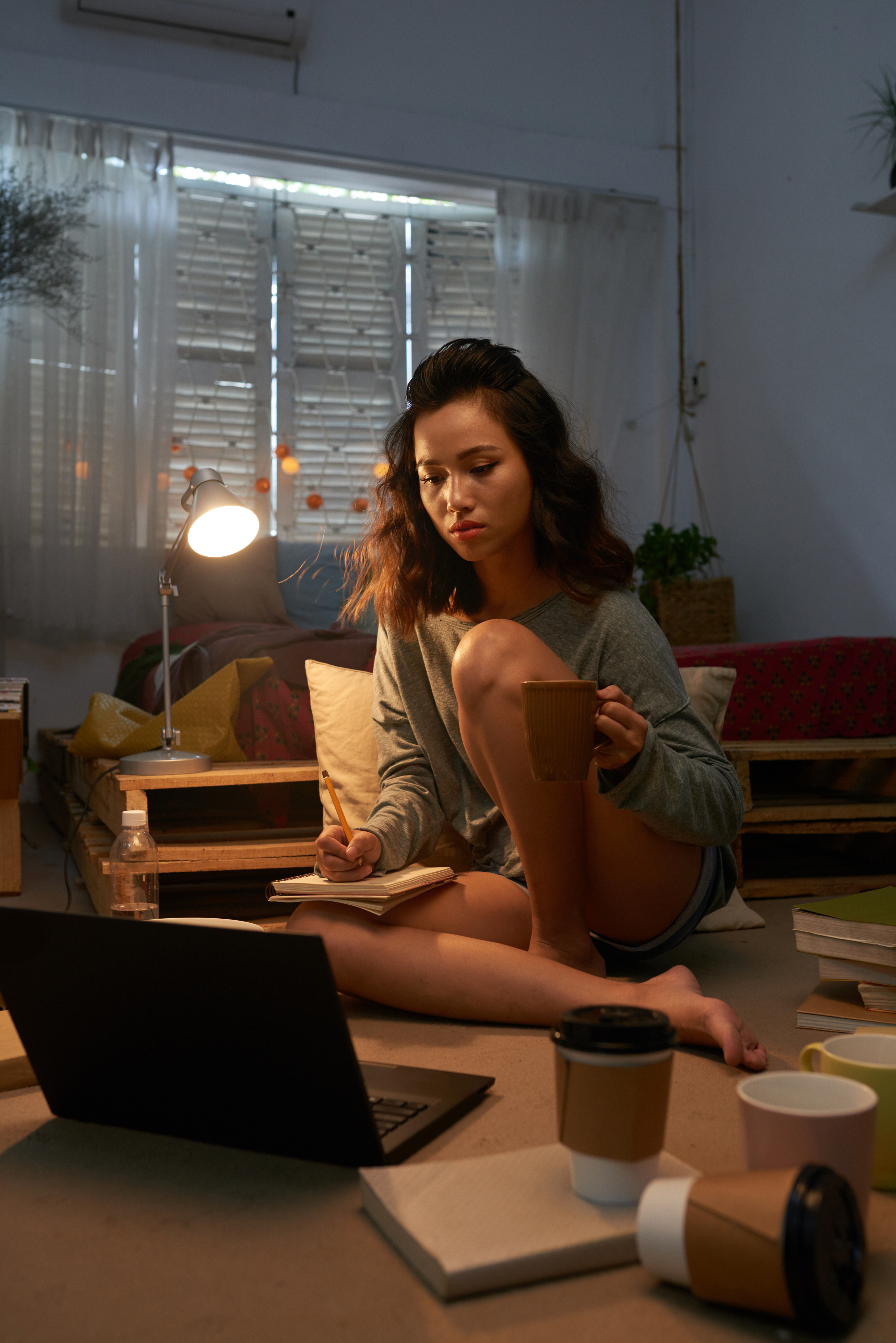 Girl boss or burnout? - recognizing signs of overwork and setting boundaries