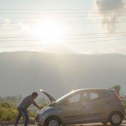 How to Kickstartyour Car in the Middle of Nowhere