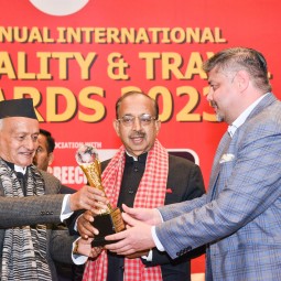 Aloft Kathmandu Thamel Triumphs at the 18th Hospitality India Travel Awards with Wins for "Best General Manager" and "Leading Business Hotel"